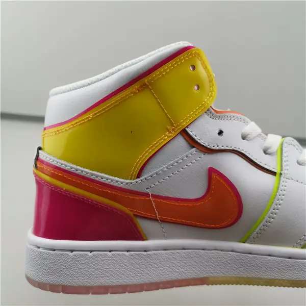 Air Jordan 1 Mid SE GS 'Edge 