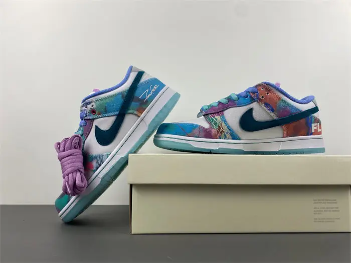 Futura Laboratories x Nike SB Dunk Low FL 