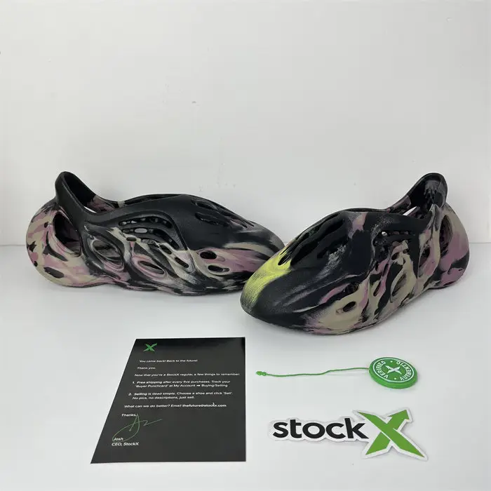 adidas Yeezy Foam RNR MX Carbon 