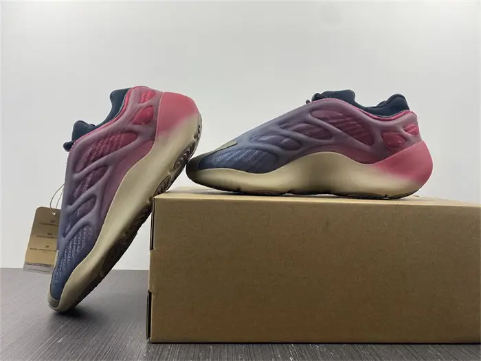 adidas Yeezy 700 V3 Fade Carbon 