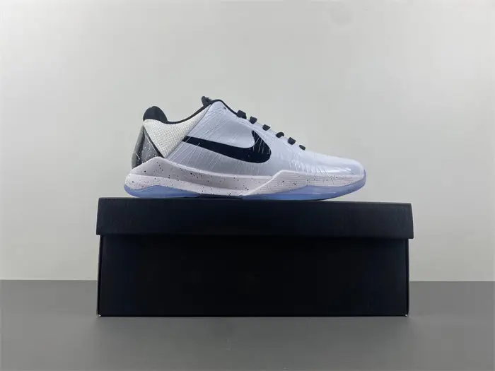 ZOOM KOBE 5 PROTRO 'CHAOS' 