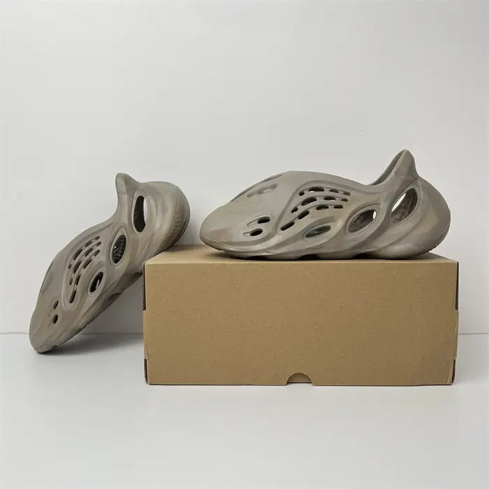 adidas Yeezy Foam RNNR Stone Sage 