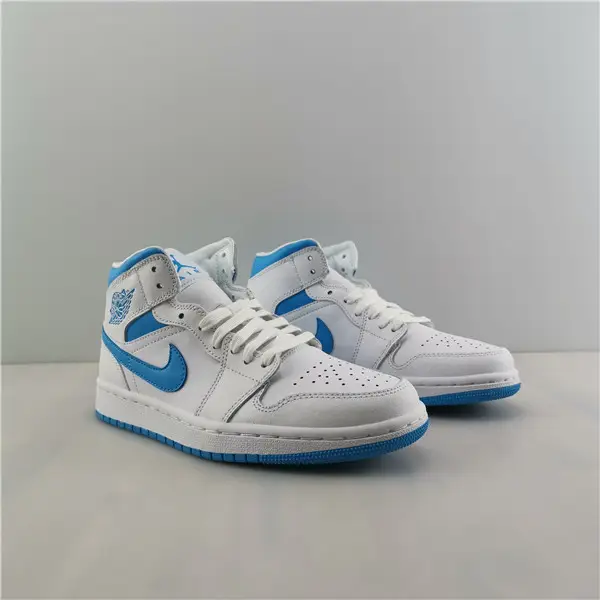 Air Jordan 1 MID North Carolina 