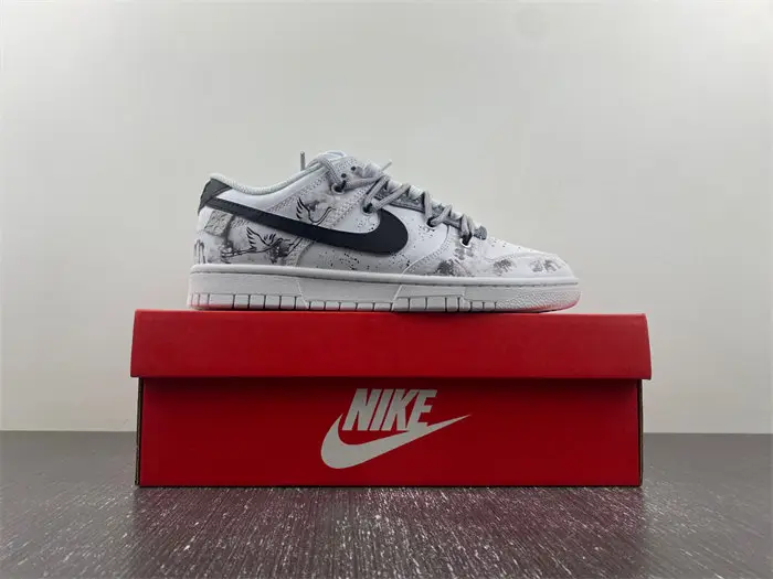 Nike Dunk Low 