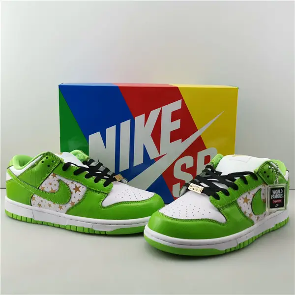 Supreme Nike SB Dunk Low Green 