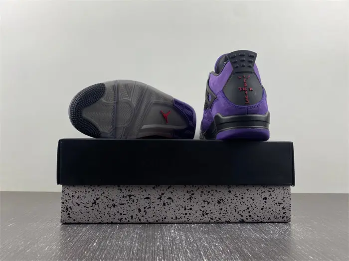 Air Jordan 4 