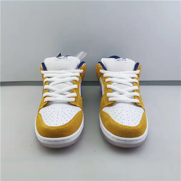 NIKE SB DUNK LOW 