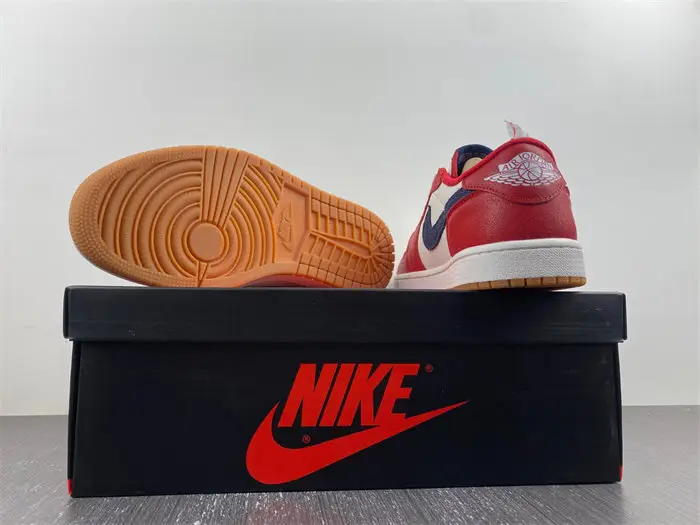 AIR JORDAN 1 LOW 