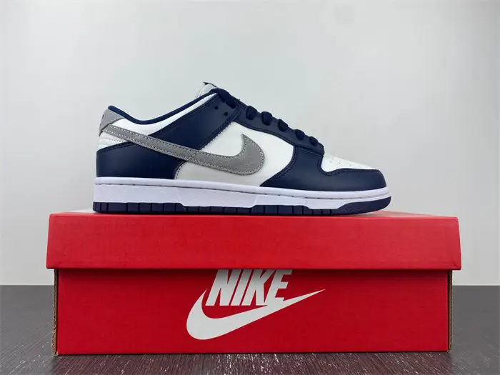 Nike Dunk Low Summit White Midnight Navy 