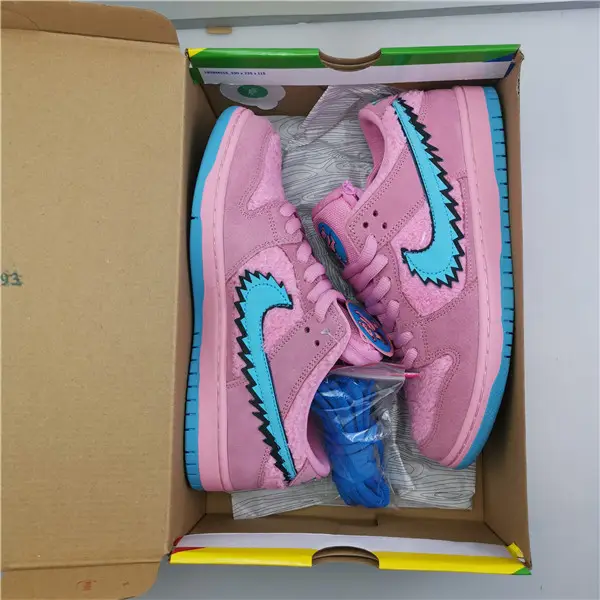 GRATEFUL DEAD X NIKE SB DUNK LOW 