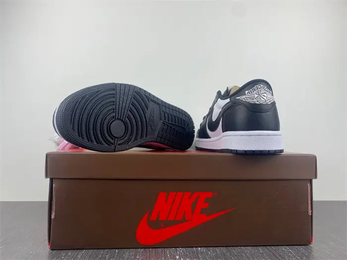 Travis Scott x Air Jordan 1 Low 