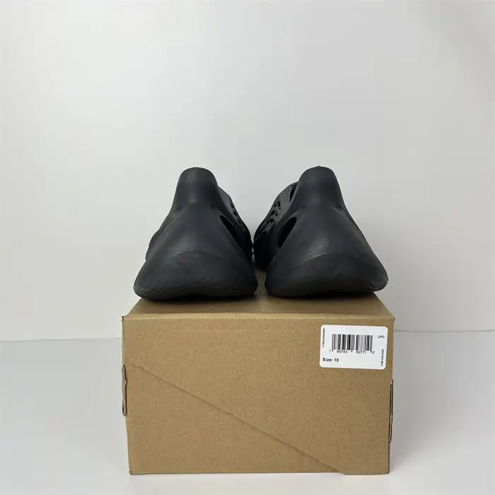 adidas Yeezy Foam RNR Onyx 