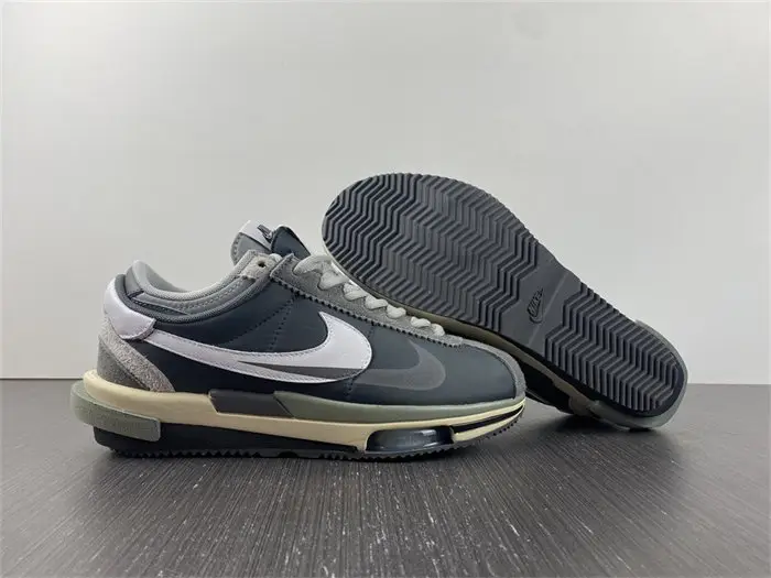 Nike Zoom Cortez SP sacai Grey 