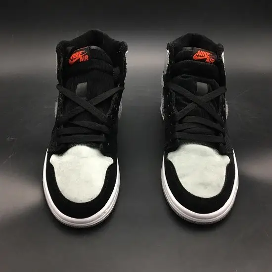 AIR JORDAN 1 RETRO 