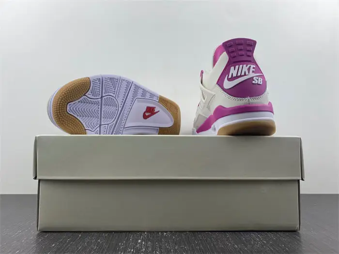 Nike SB x Air Jordan 4 
