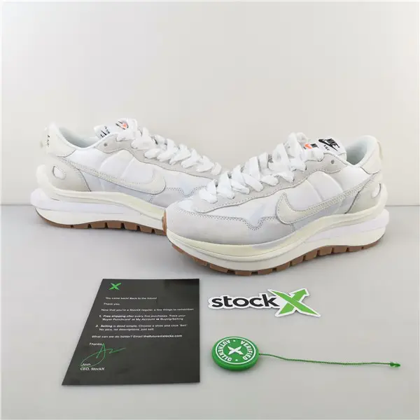 Nike Vaporwaffle Sacai Sail Gum 