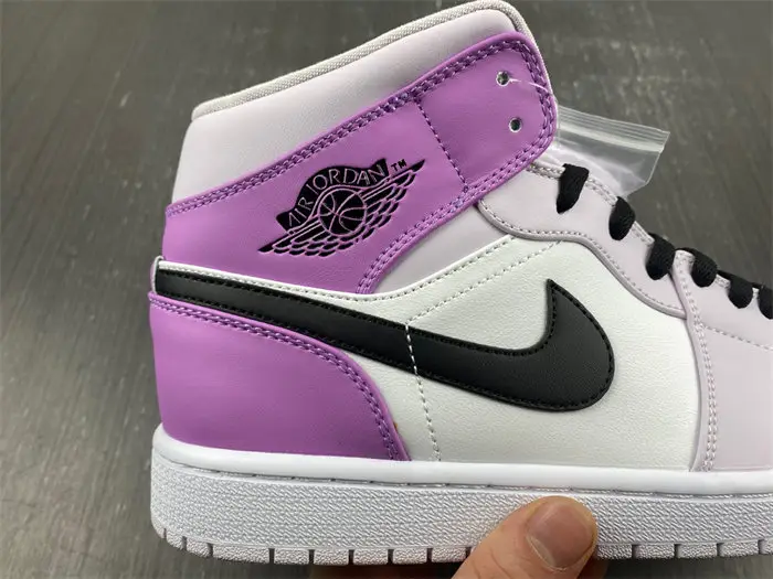Air Jordan 1 Low 
