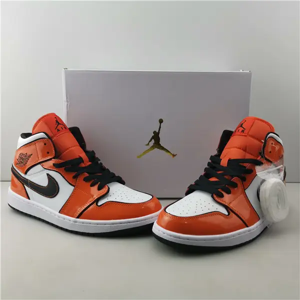 AIR JORDAN 1 MID 