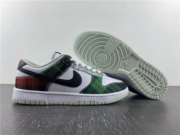 Nike Dunk Low Tartan Plaid 