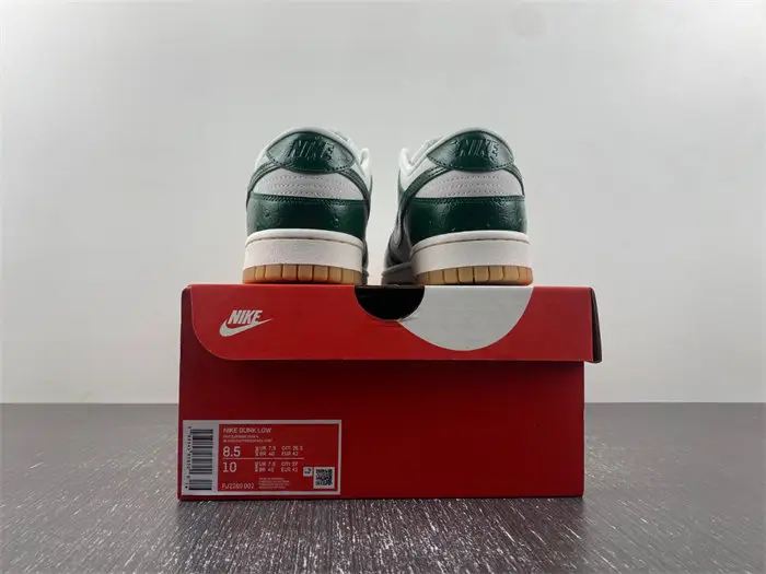 Nike Dunk Low LX 