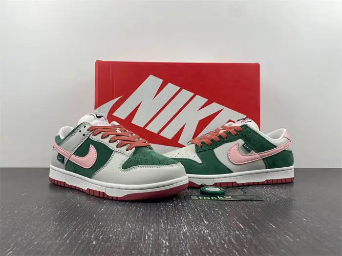 Nike Dunk Low 