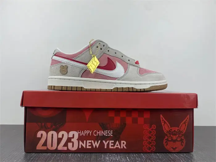 Nike Dunk Low SE 