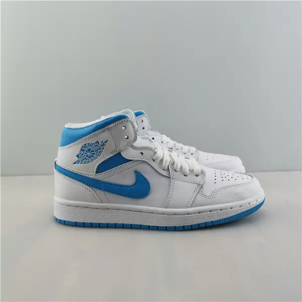Air Jordan 1 MID North Carolina 