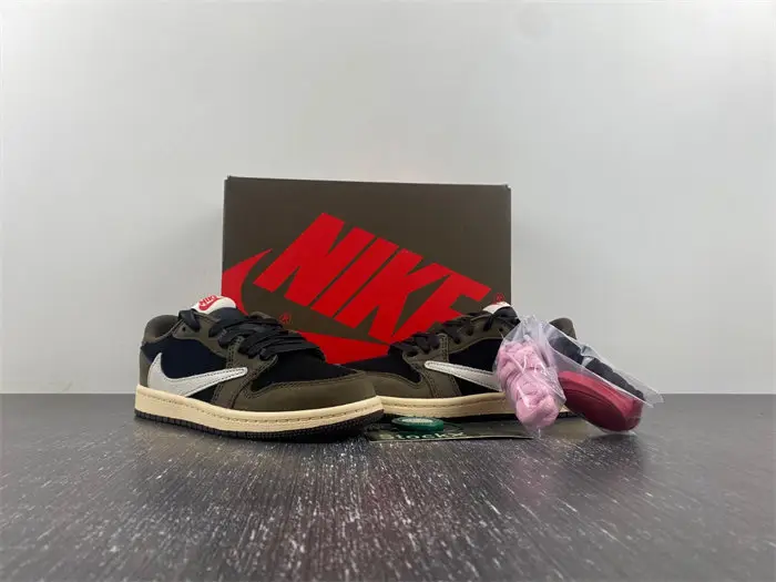 TRAVIS SCOTT X AIR JORDAN 1 LOW MOCHA  AAB328