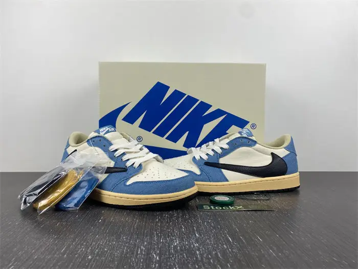 Travis Scott x Air Jordan 1 Low 