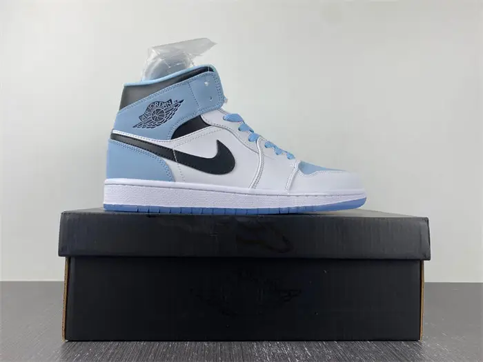 Jordan 1 Mid SE Ice Blue 
