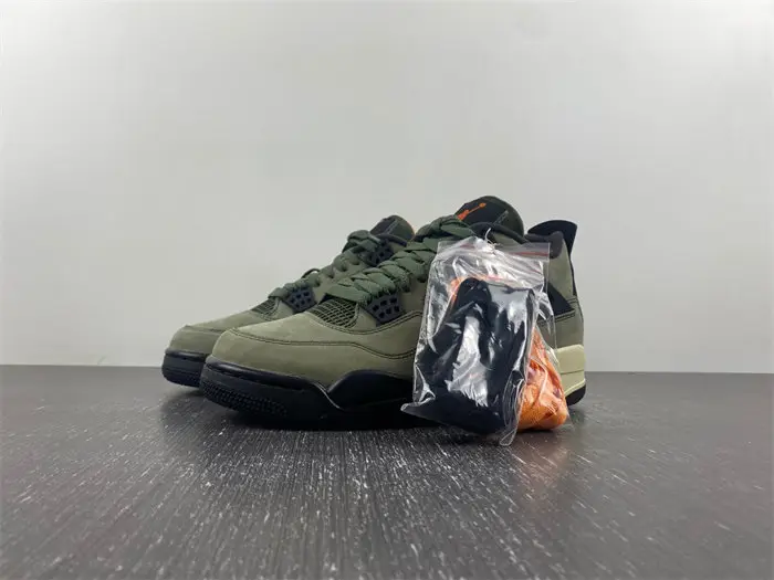 Jordan 4 Retro Undefeated 