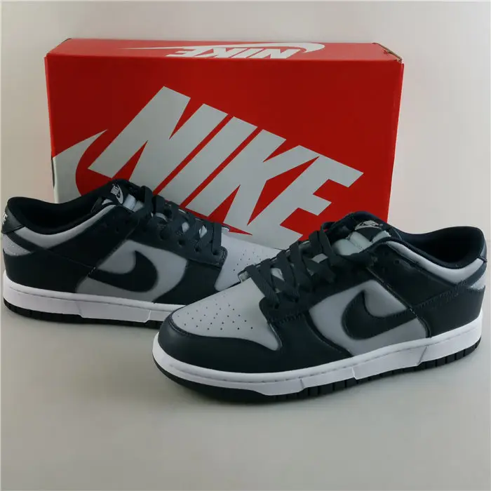 Nike Dunk Low SE 