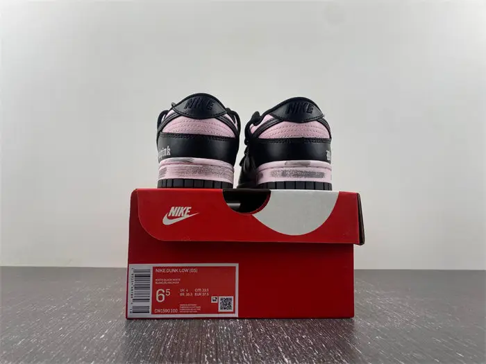 Nike SB Dunk Low 