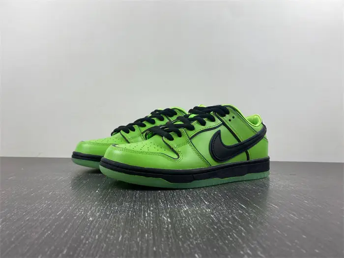 The Powerpuff Girls x Nike SB Dunk Low 