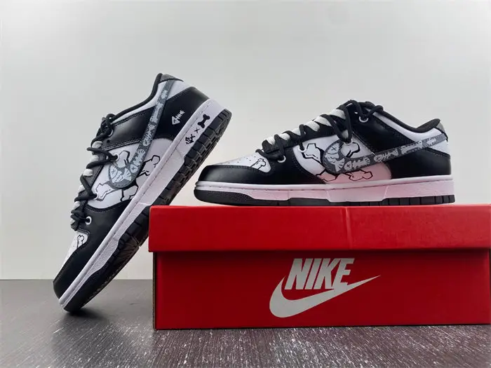 Nike Dunk Low 