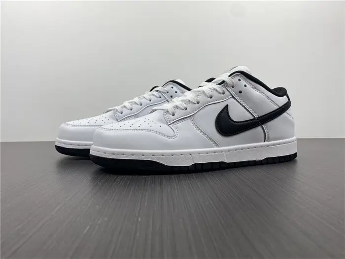 SB Dunk Low 