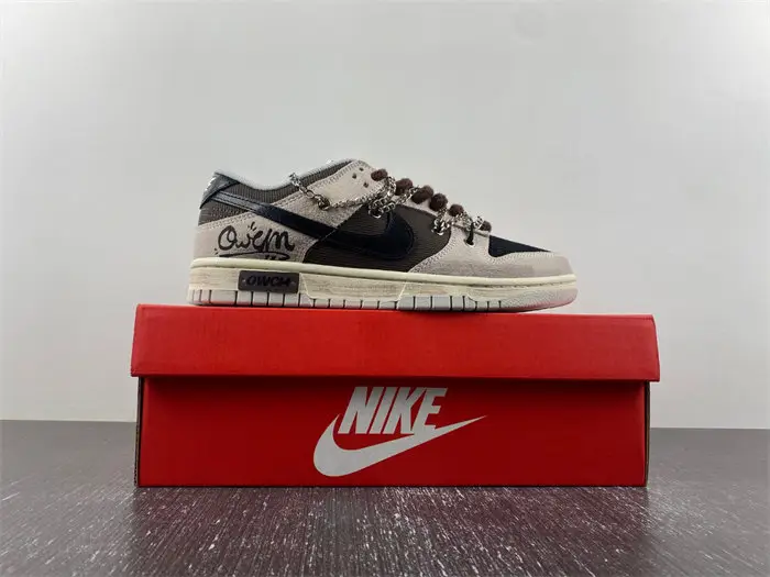 Nike Dunk Low 
