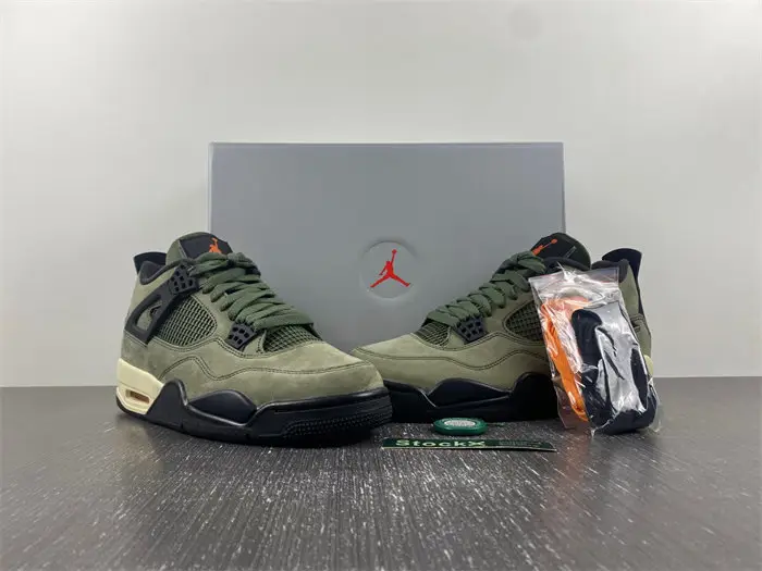 Jordan 4 Retro Undefeated  AAECE492