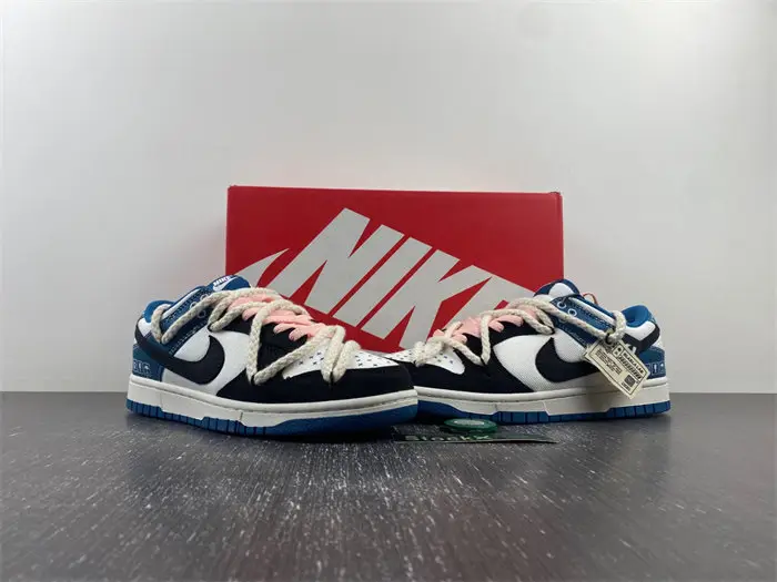 Nike Dunk Low 
