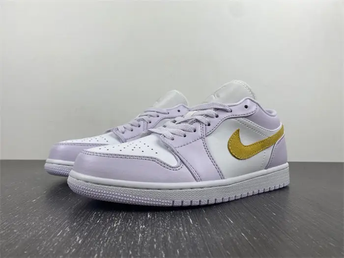 AIR JORDAN 1 LOW 