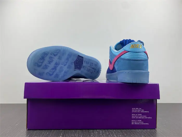 Nike SB Dunk Low Run The Jewels 