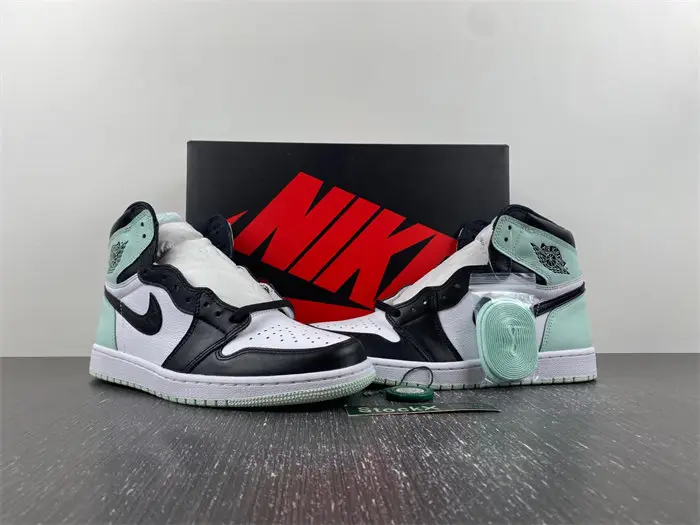 Jordan 1 Retro High Igloo 