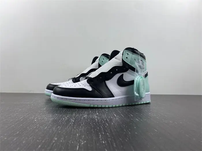 Jordan 1 Retro High Igloo 