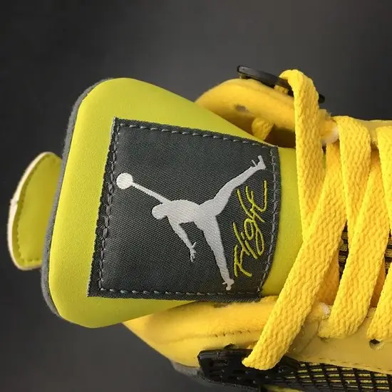 Air Jordan 4 Retro 