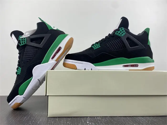 Nike SB x Air Jordan 4 