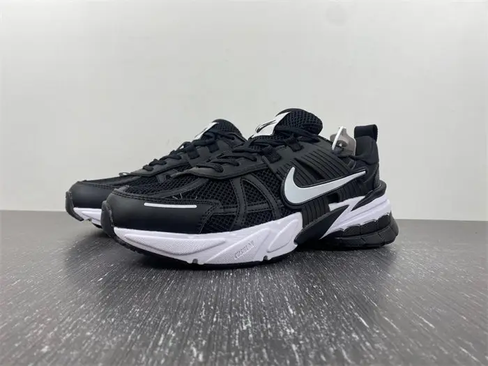 NIKEV2K Runtekk 