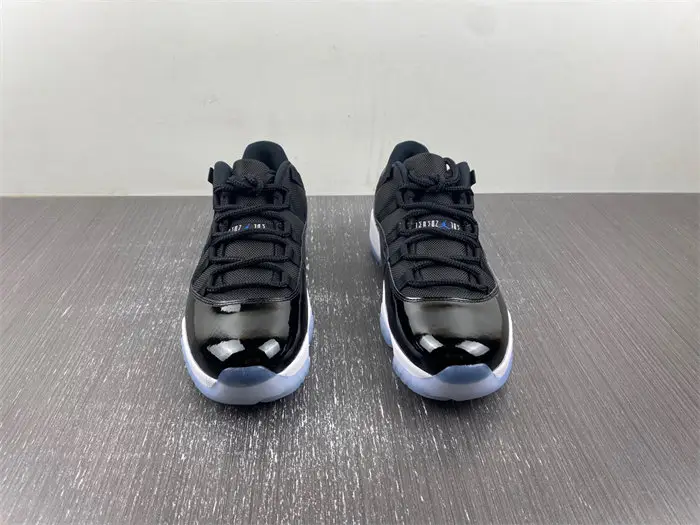 Air Jordan 11 Space Jam 