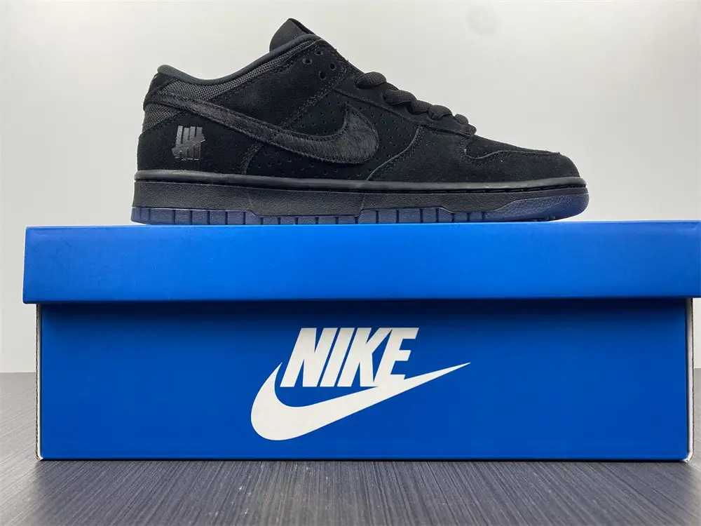 Nike Dunk Low SP Undefeated 5 On It Black 