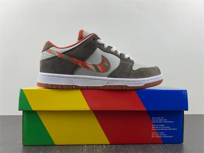 Nike SB Dunk Low Crushed D.C. 