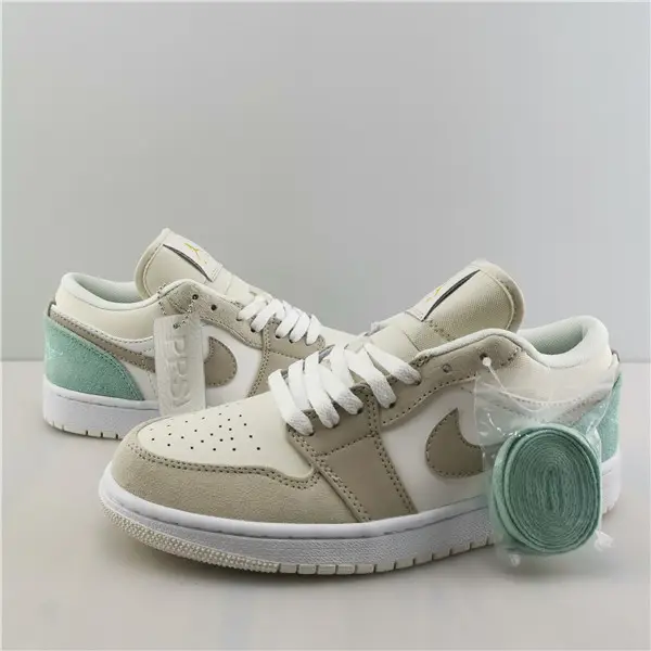 Air Jordan 1 Low 